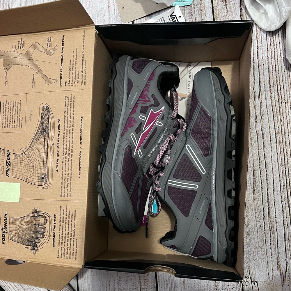 Altra lone peak woman’s running shoes